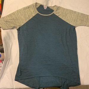Lularoe S Classic Tee NWOT